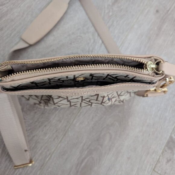 Calvin Klein Crossbody Bag - Picture 3 of 5